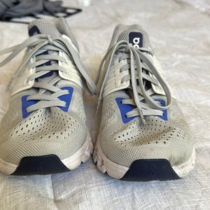 Men’s on cloud running shoe